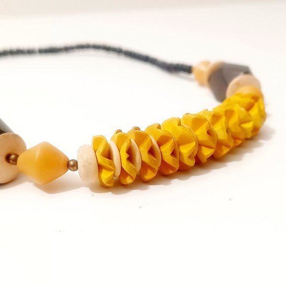 Vintage 1980s Geometric Yellow Brown Wooden Bead Necklace and Earrings Set - Picture 4 of 4